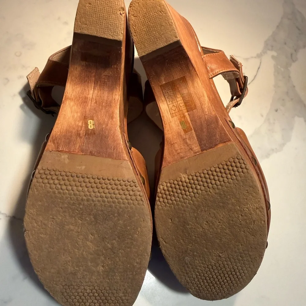 Five Worlds Tan Leather Platform Clogs with Studs and Ankle Strap - Picture 4 of 7